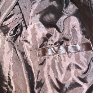 Function	 Keeps you warm


Delicate	 Washable